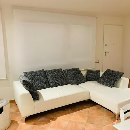 Semesterbostad Simonetta *